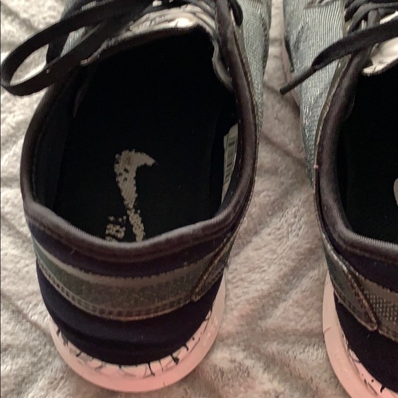 Nike Sneakers - Picture 4 of 15